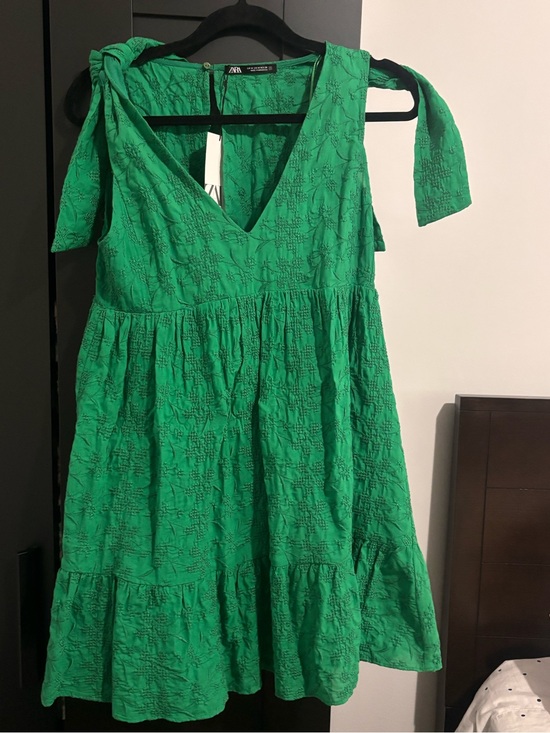 Dresses & Skirts - New Zara green tie-shoulder embroidered mini romper dress size medium